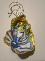 Green floral oyster ornament