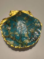 Small Van Gogh inspired shell dish