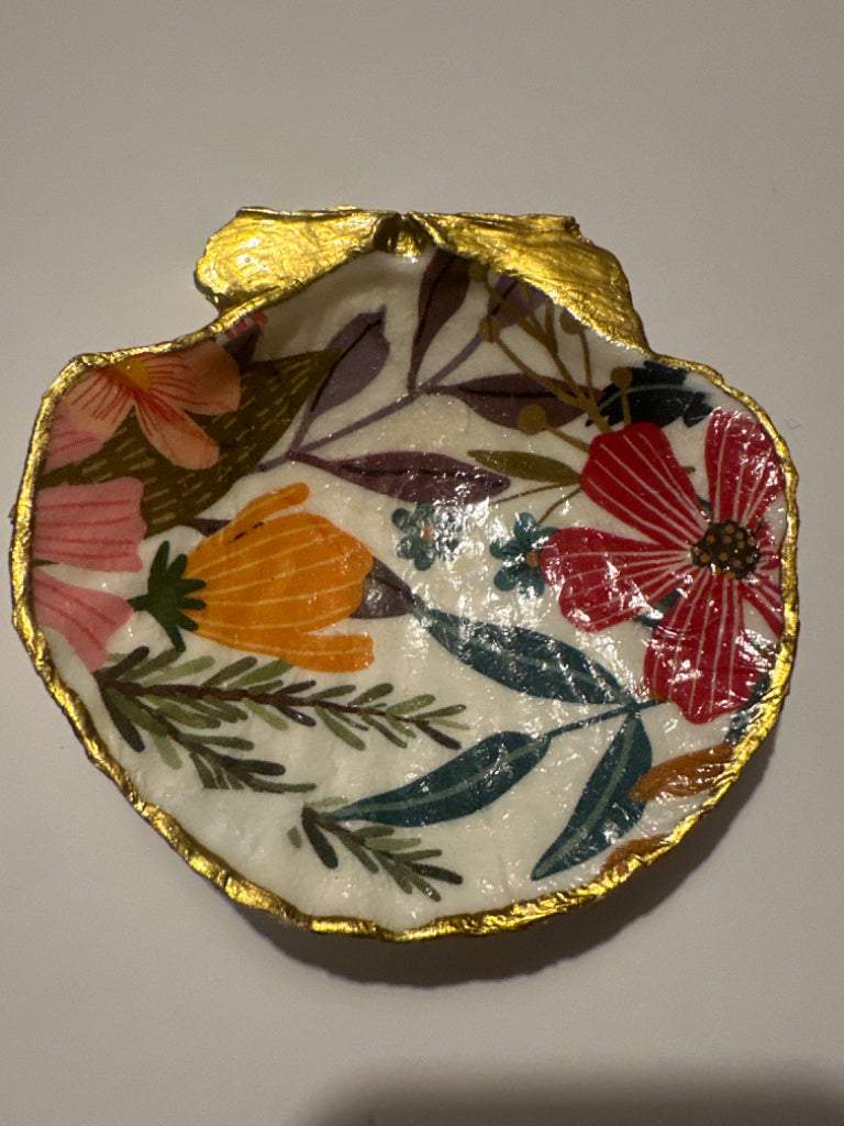 Small floral shell dish