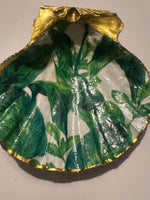 Banana leaves jumbo shell dish