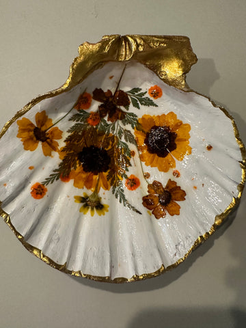 Large yellow flower scallop shell trinket dish