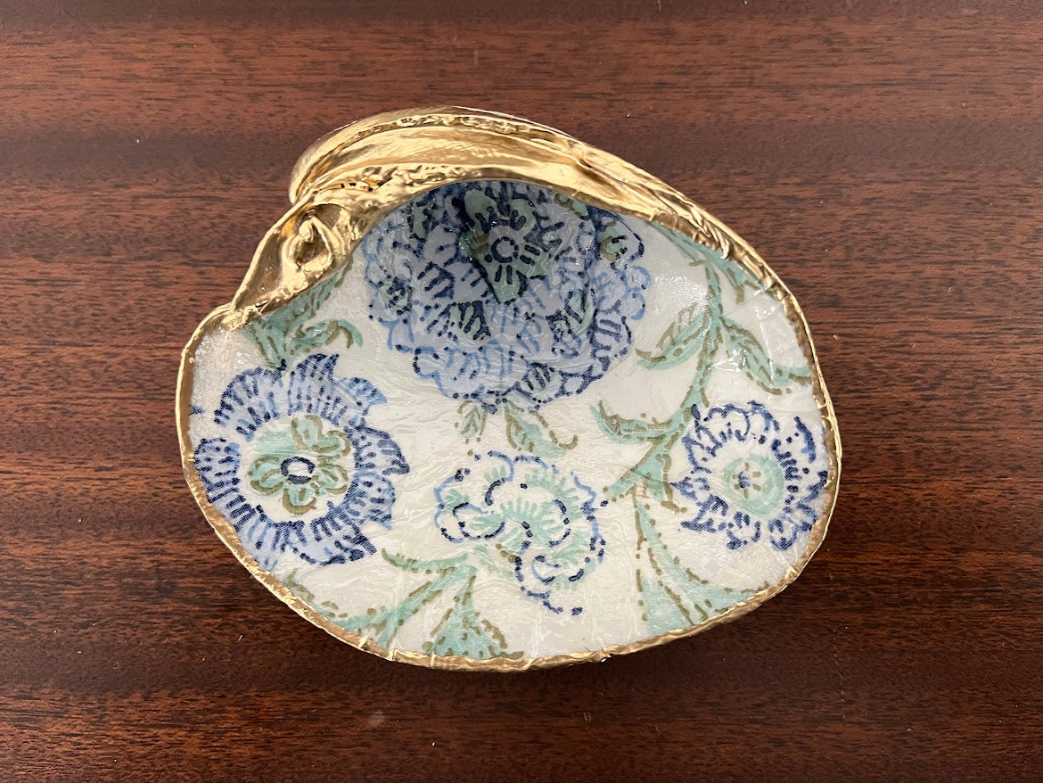 Clam Shell Trinket Tray - Hydrangea Pattern